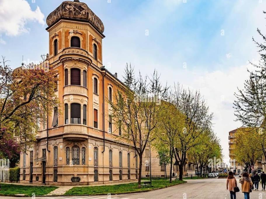Porta Nuova - Alpitour Free Parking & Netflix Lägenhet Turin Exteriör bild